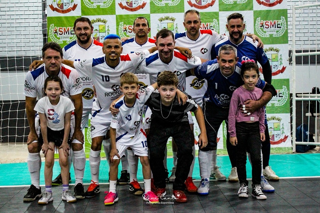 Ginásio lotado marca abertura da 1ª Copa e Copinha Cidade de Abdon Batista