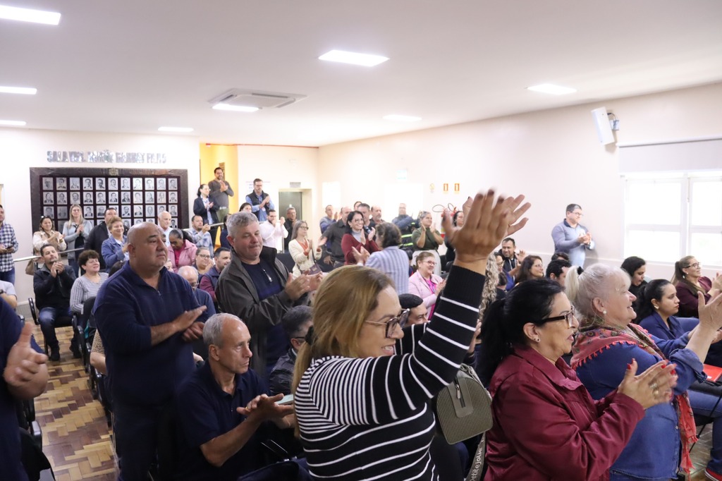 Município acaba com salários abaixo do mínimo