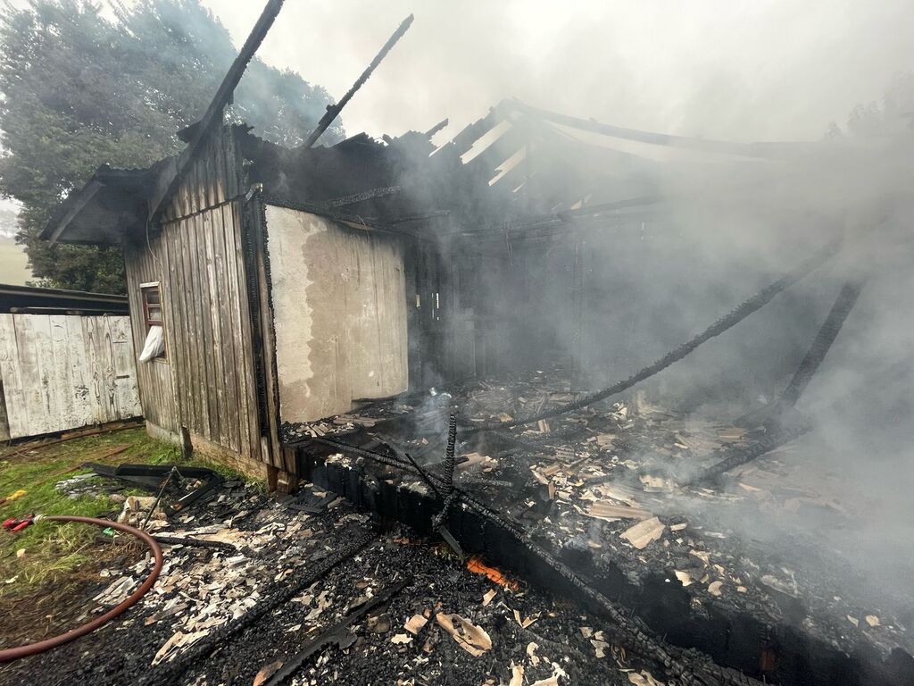 Incêndio destrói 75% de residência no bairro São José, em Bom Retiro
