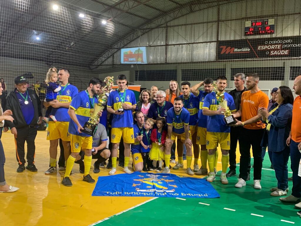 Família Meneghelli é bicampeã do torneio familiar de Dona Emma