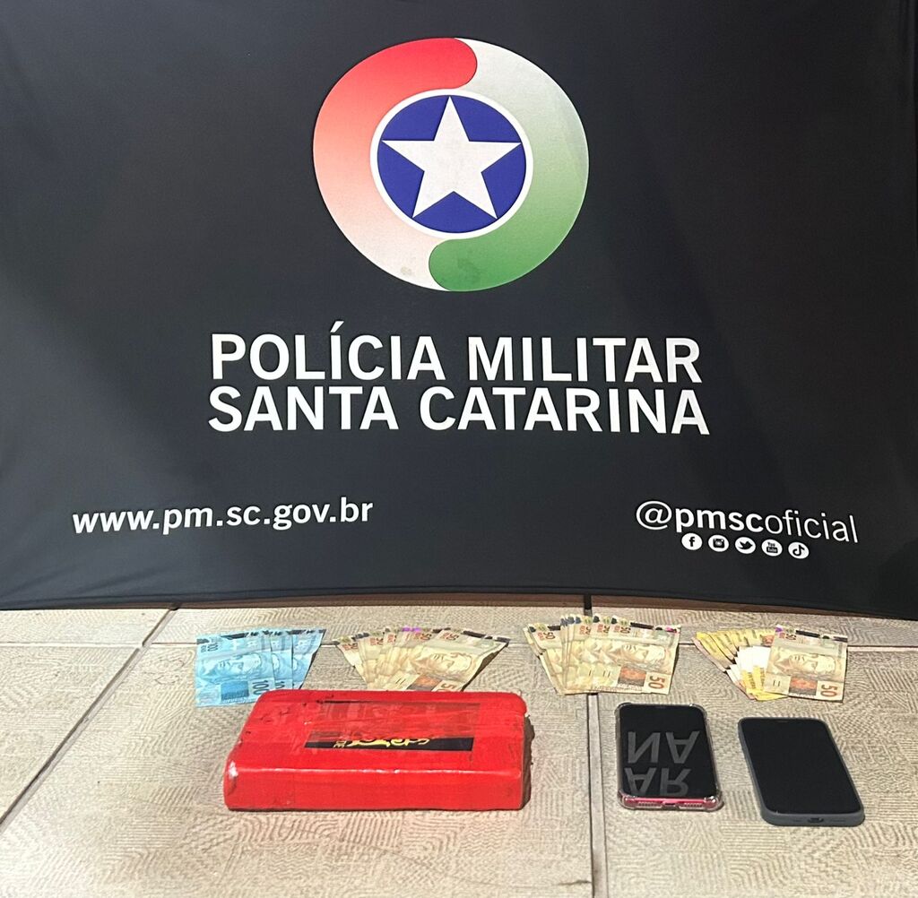 Ação da PM resulta na apreensão de mais de 1 kg de branca em Lages