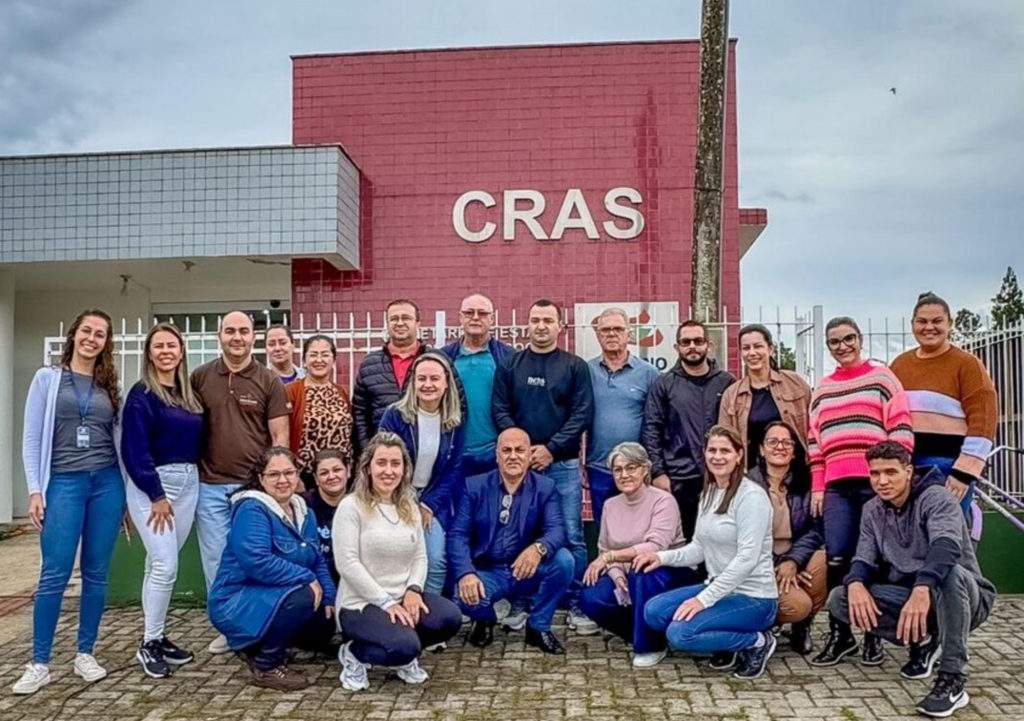 PRAIA GRANDE REALIZA MUTIRÃO DE ATUALIZAÇÃO DO CADASTRO ÚNICO E VACINAÇÃO