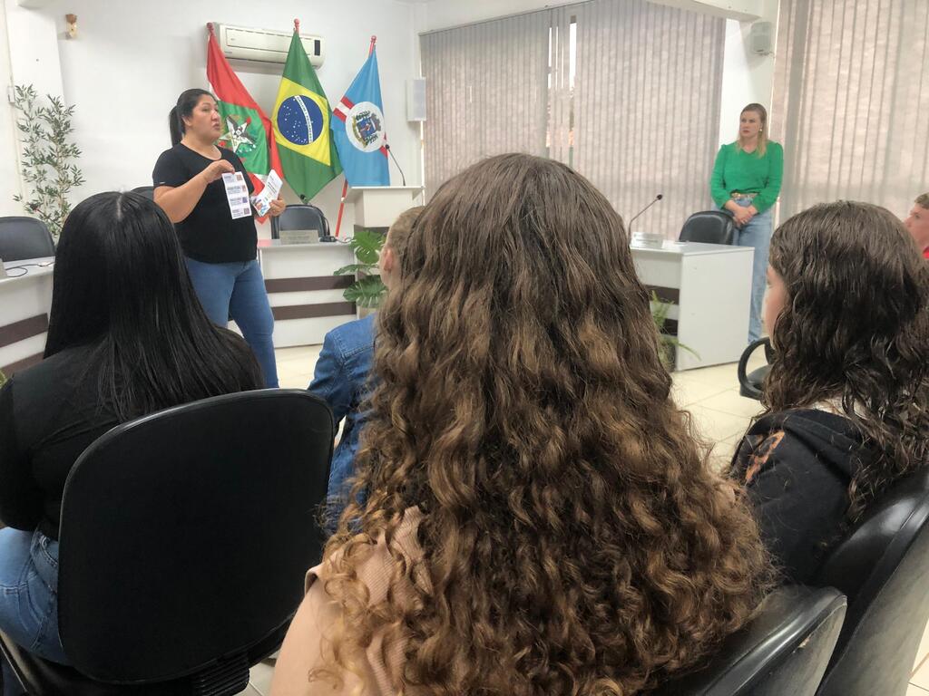 Apae de Modelo reforça campanha “Tampinhas do Bem” com apoio regional