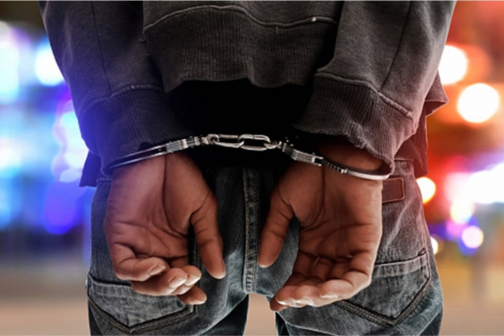  - Homem com mandado de prisão ativo é detido em hotel no Centro de Imbituba
