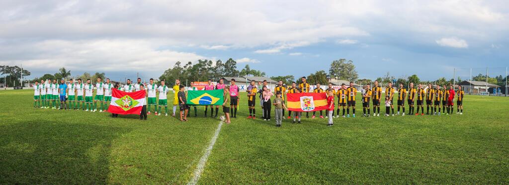 CRUZEIRO E INDEPENDENTE CONQUISTAM O CAMPEONATO MUNICIPAL DE FUTEBOL DE CAMPO DE SANTA ROS DO SUL