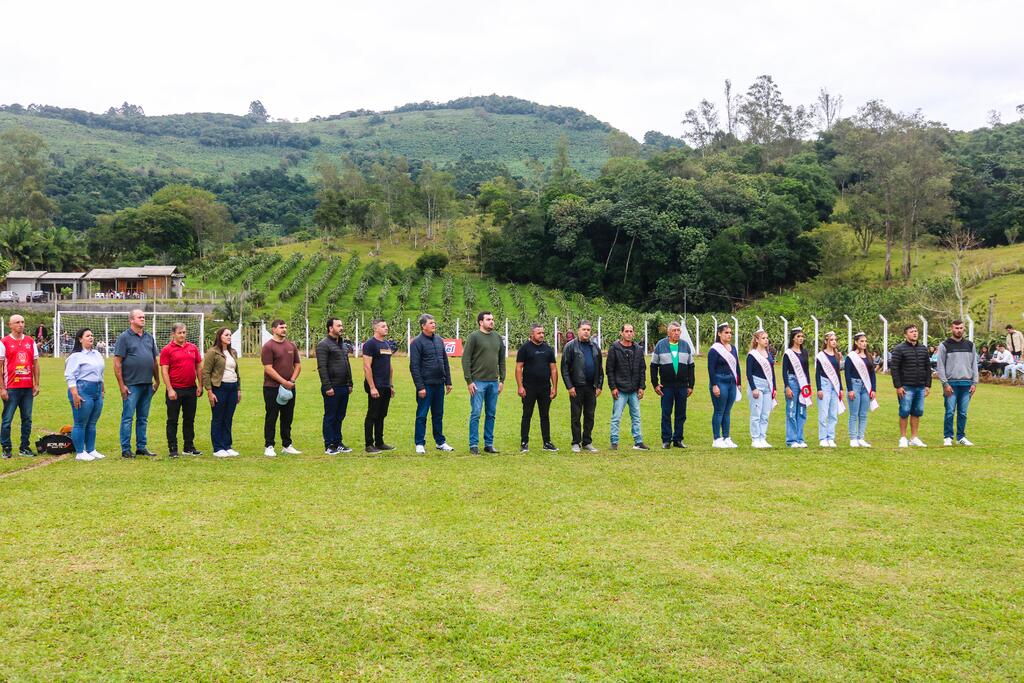 BONS JOGOS MARCARAM O INÍCIO DO CAMPEONATO MUNICIPAL DE FUTEBOL DE CAMPO EM MAMPITUBA