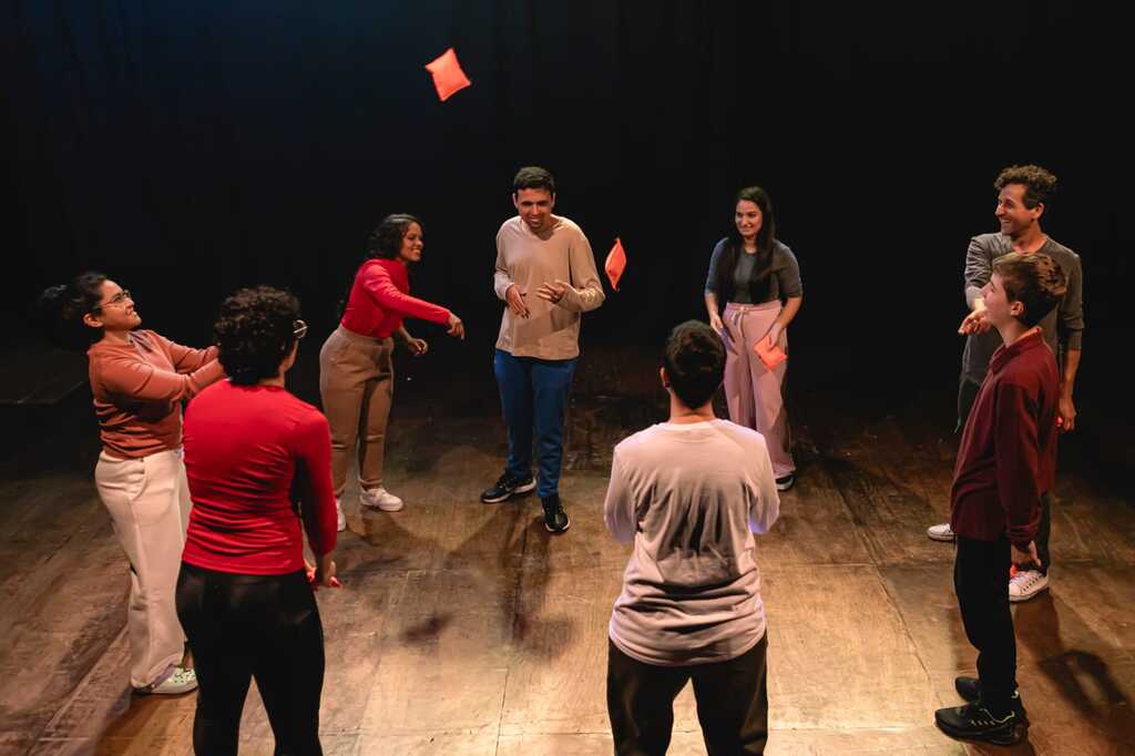 Projeto teatral baseado em oficina com usuários do SUS apresenta espetáculo em Joinville