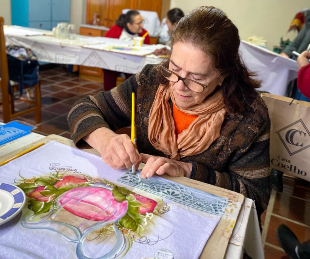 PREFEITURA DE SÃO JOÃO DO SUL PROMOVE CURSO DE CROCHÊ, TRICÔ E PINTURA EM PARCERIA COM SENAR E SINDICATO RURAL