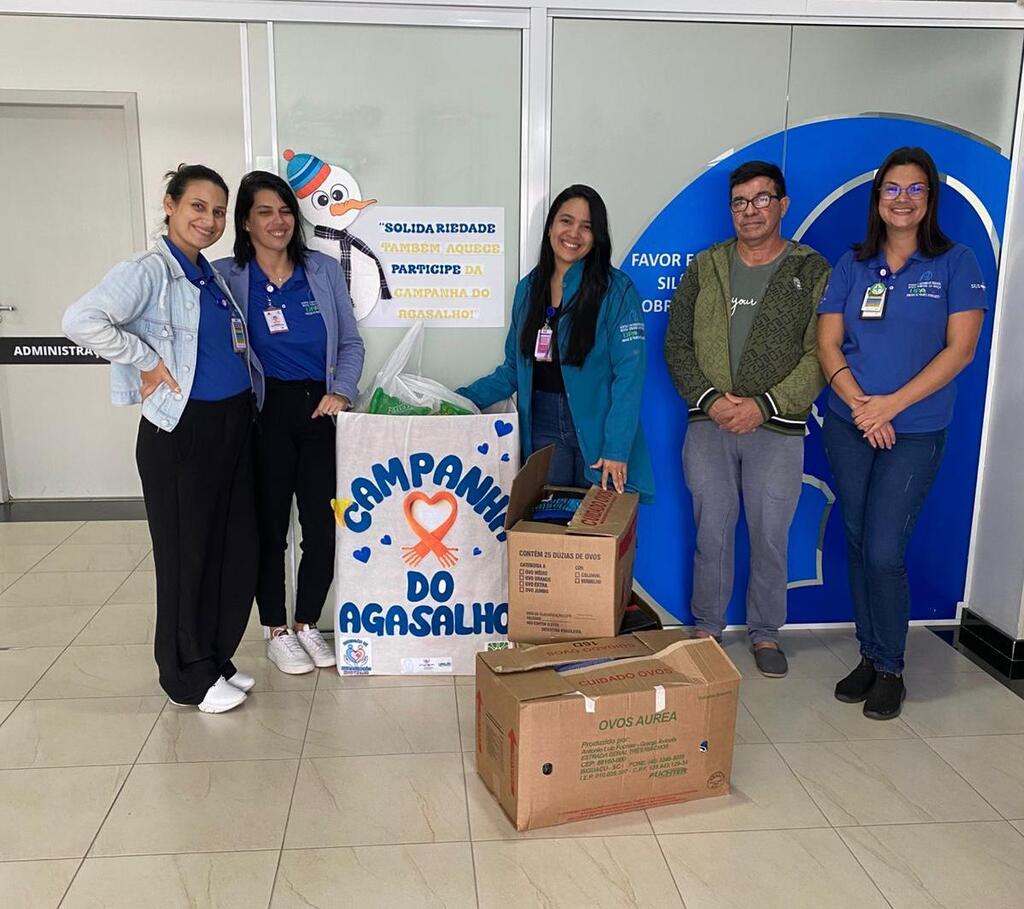 Hospital realiza a primeira entrega da campanha do Agasalho 2025