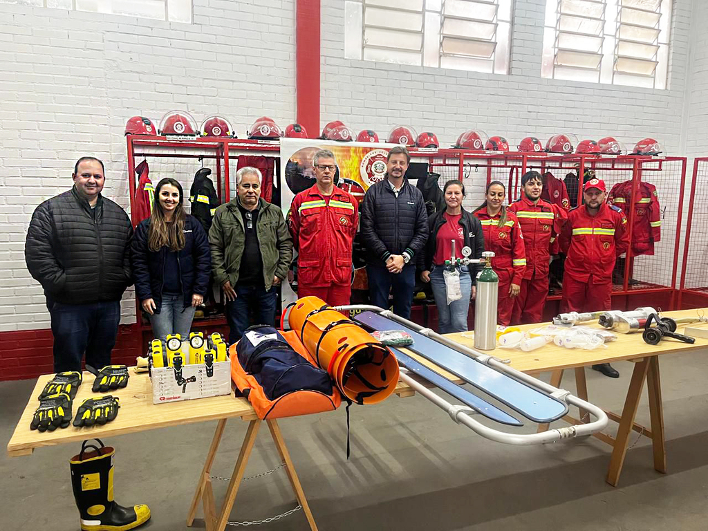 Parceria comunitária proporciona novos equipamentos aos Bombeiros Voluntários de Barracão