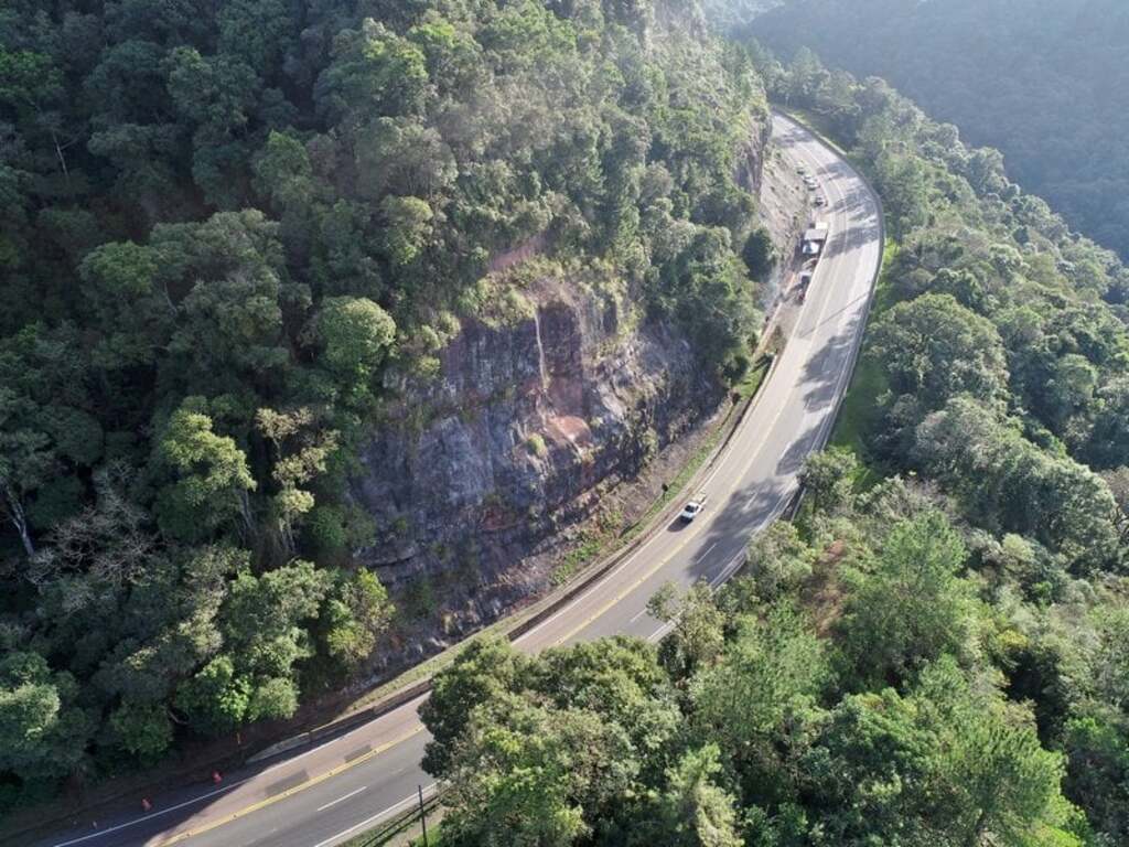 Arteris Planalto Sul informa bloqueio total da rodovia BR-116
