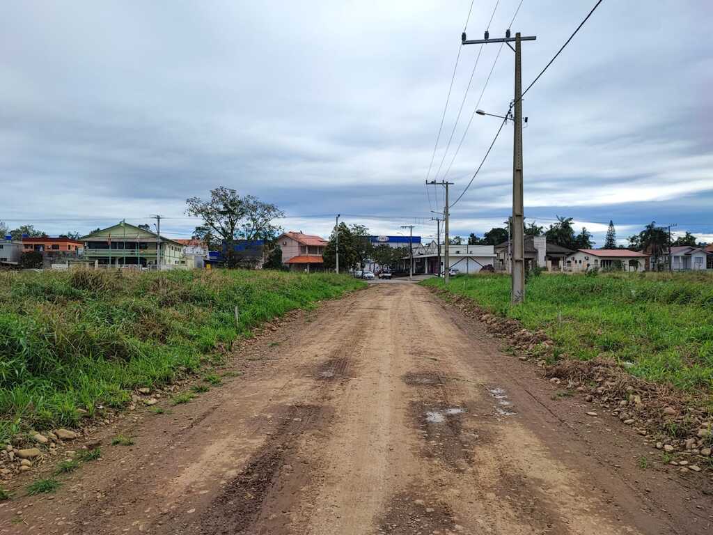 Câmara Forquilhinha: Vereadora defende pavimentação de rua no Centro de Forquilhinha