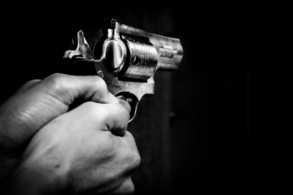 Homem simula assalto e se fere com tiro para fugir de cobradores em SC
