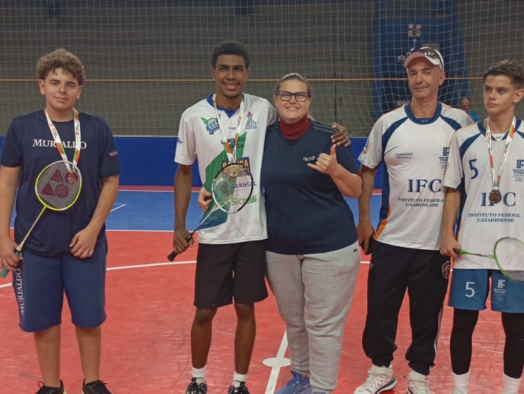 Atleta de badminton de Morro da Fumaça vence seletiva e garante vaga na fase estadual do Jesc