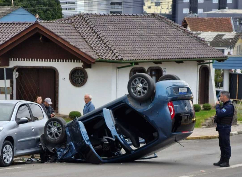 Imagem Artigo Geral Colisão no centro de Lages deixa duas pessoas feridas