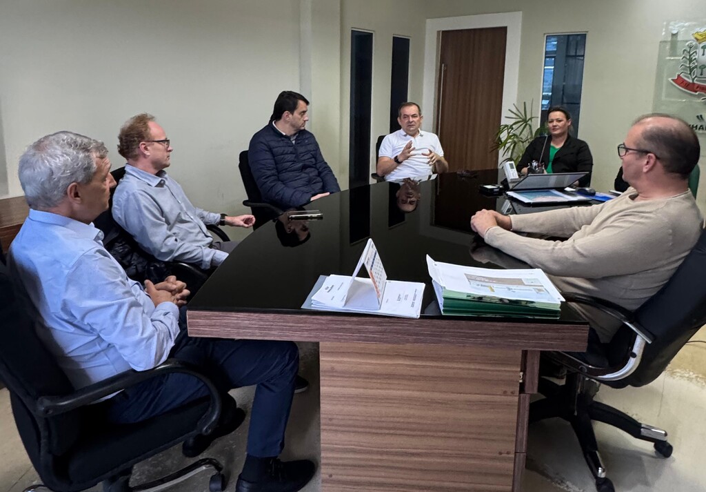 Pinhalzinho recebe reconhecimento do Sebrae pela excelência da Sala do Empreendedor