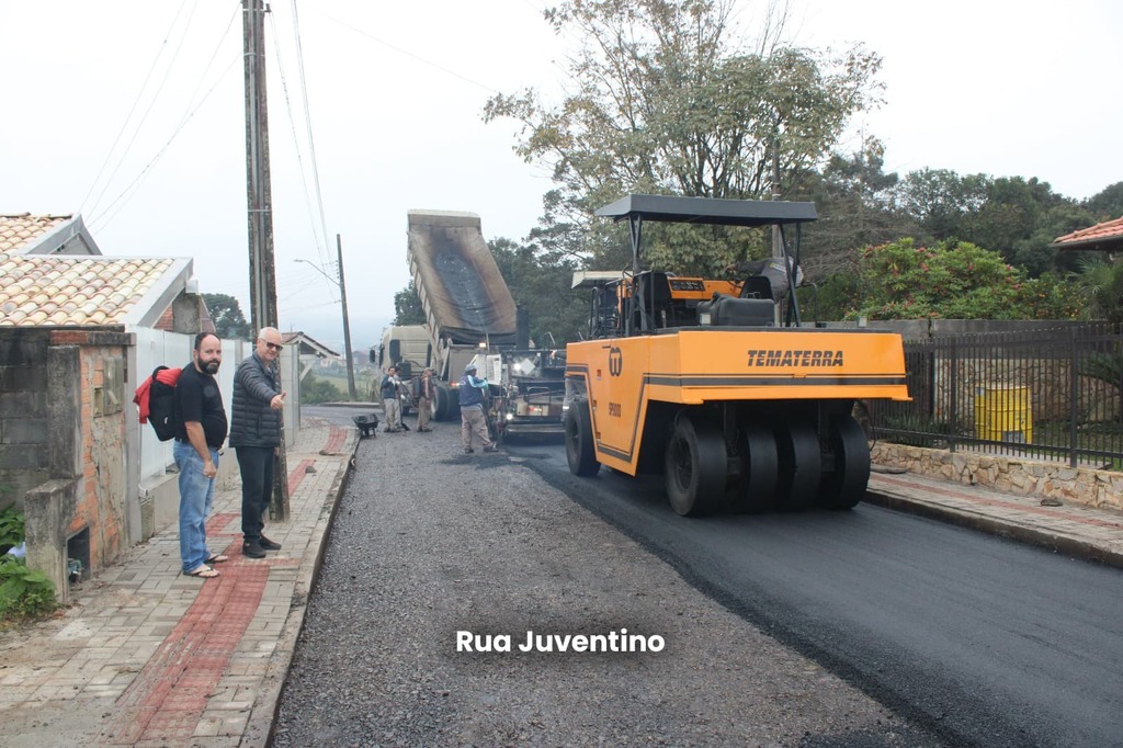 Otacílio Costa avança em infraestrutura com novas ruas pavimentadas nos bairros Fátima e Centro Administrativo