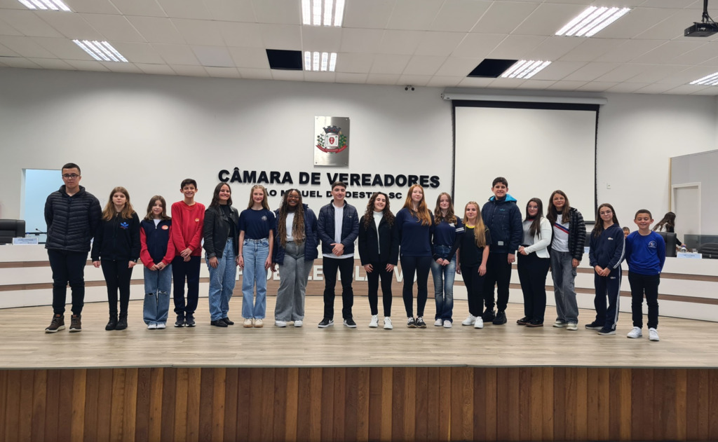 Sessão Solene marca a posse e diplomação dos representantes do Parlamento Jovem