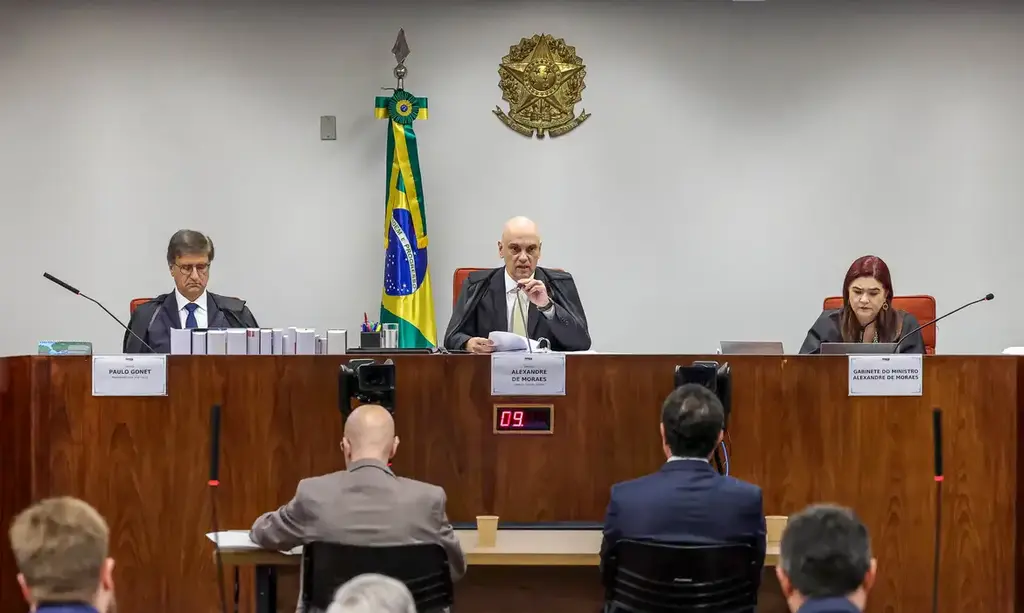 Moraes inicia interrogatório de Bolsonaro na ação da trama golpista