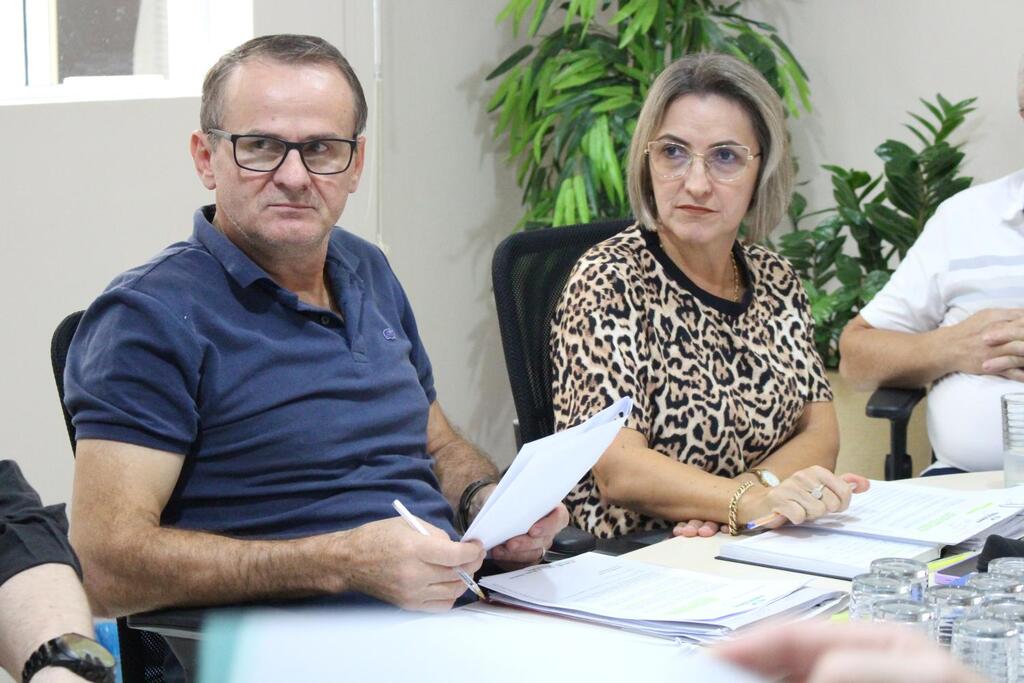 Câmara de Pinhalzinho aprova moção contra privatização da CASAN