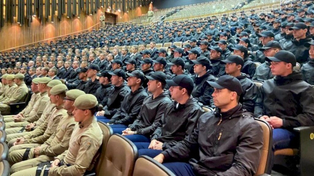 Aula inaugural marca o início da formação de novos oficiais e praças da Polícia Militar de SC