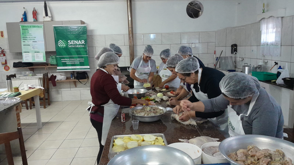 Otacilienses participam de curso de Processamento de Carne de Frango