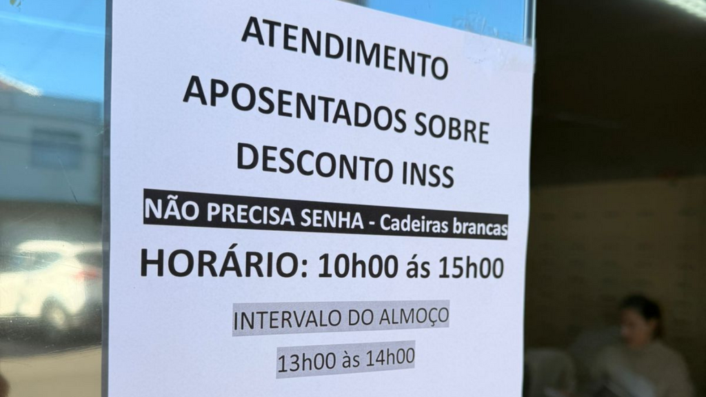 Usuários dos Correios de Imbituba reclamam de agência fechada dentro do horário de funcionamento