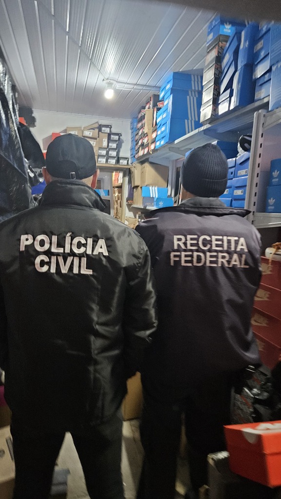 Apreendidas 3,5 toneladas de tênis falsificados