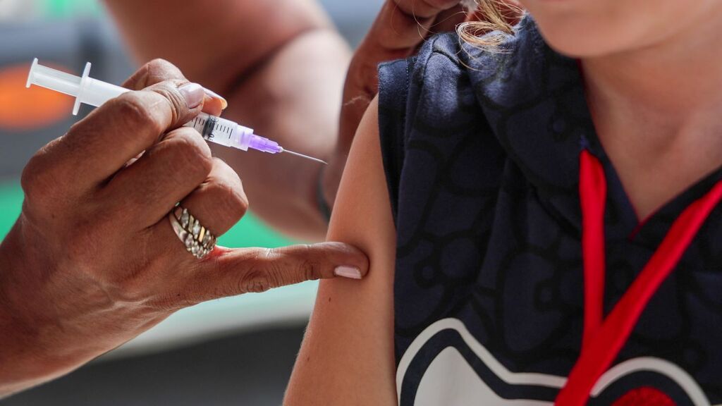 Saúde reforça importância da vacinação contra a gripe diante do aumento de casos graves