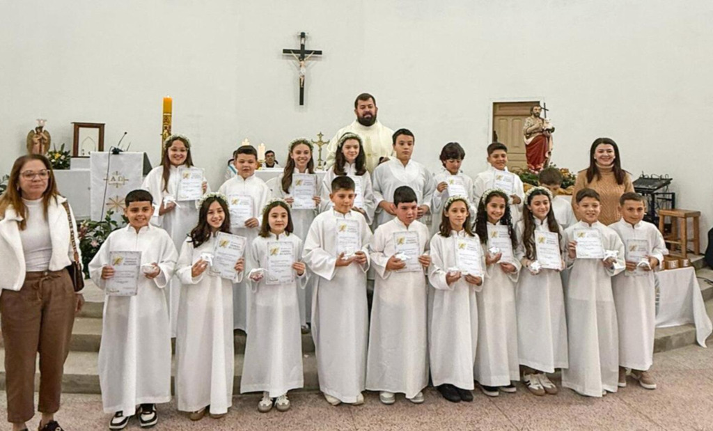 28 CATEQUIZANDOS DA PARÓQUIA SÃO JOÃO BATISTA DE SÃO JOÃO DO SUL RECEBERAM A PRIMEIRA EUCARISTIA