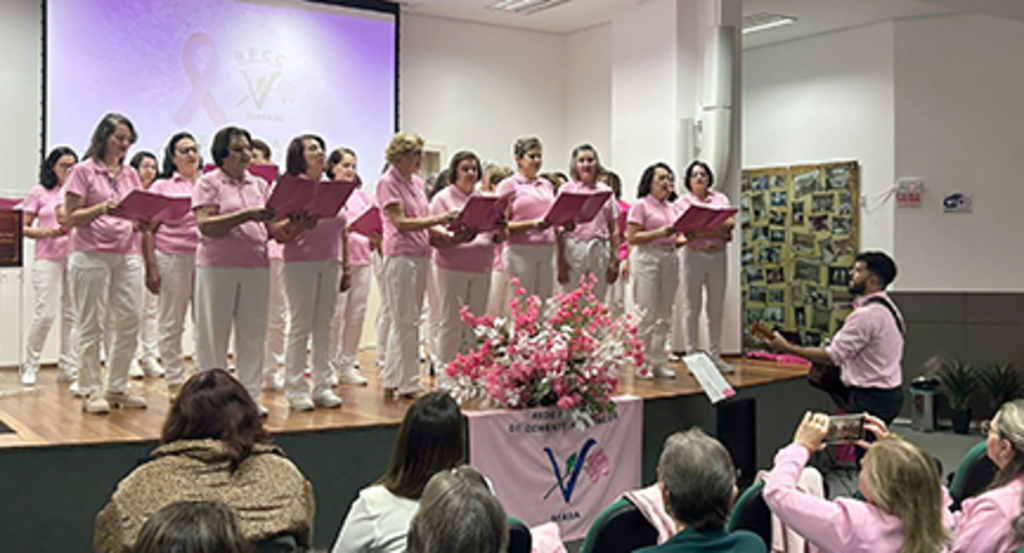 Noite de eventos culturais e homenagens