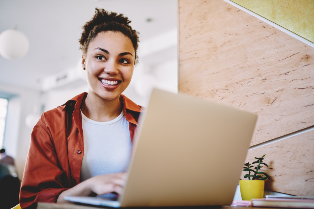 SESC/RS ABRE INSCRIÇÕES PARA MAIS DE 1.200 VAGAS GRATUITAS DE EDUCAÇÃO À DISTÂNCIA PARA JOVENS E ADULTOS