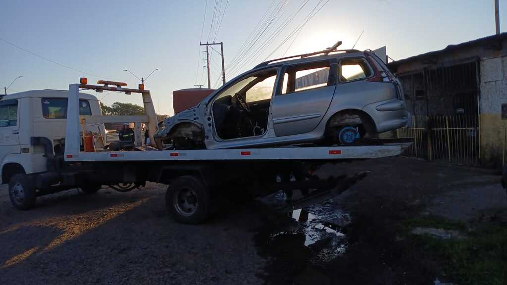 Operação retira 19 veículos abandonados das ruas