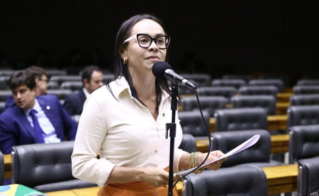 Bares e casas noturnas terão que ajudar mulheres em risco