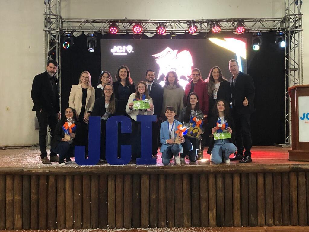 Oratória nas Escolas 2025 consagra campeões em final municipal em Pinhalzinho