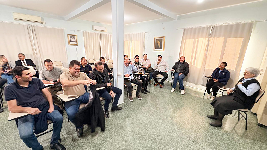 Kelvis articula com Amin e Altair mais de R$ 1,2 milhão para saúde e obras em Capinzal