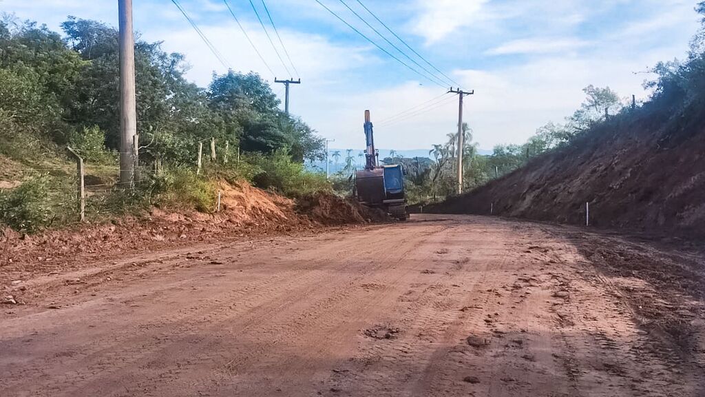 PASSO DE TORRES INTENSIFICA SERVIÇOS EM DIVERSAS FRENTES NO MÊS DE JUNHO