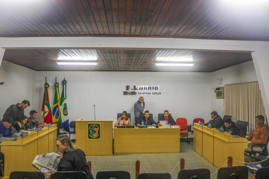 CÂMARA DE VEREADORES DE MORRINHOS DO SUL REALIZA MAIS UMA  SESSÃO ORDINÁRIA DO LEGISLATIVO MUNICIPAL