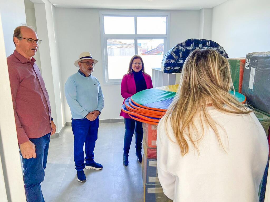 SECRETARIA DE EDUCAÇÃO  DE TORRES REALIZA  DISTRIBUIÇÃO DE MATERIAIS PARA AS ESCOLAS
