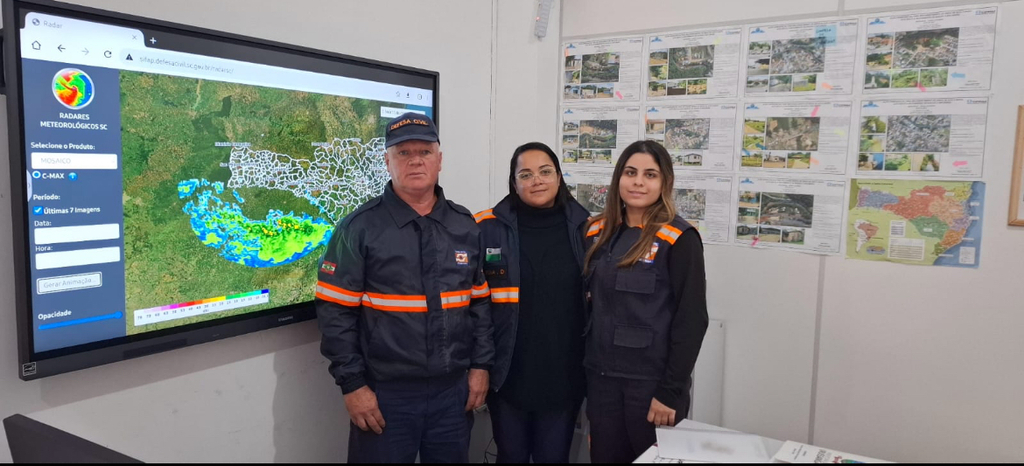 Defesa Civil de Urussanga reforça monitoramento de riscos com TV touch interativa
