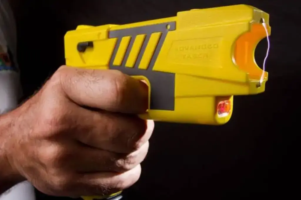 Senado analisa proposta para liberar uso civil de armas de choque