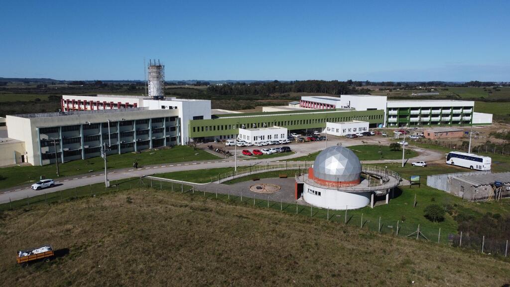Unipampa abre seleção para bolsista em projeto de extensão científica