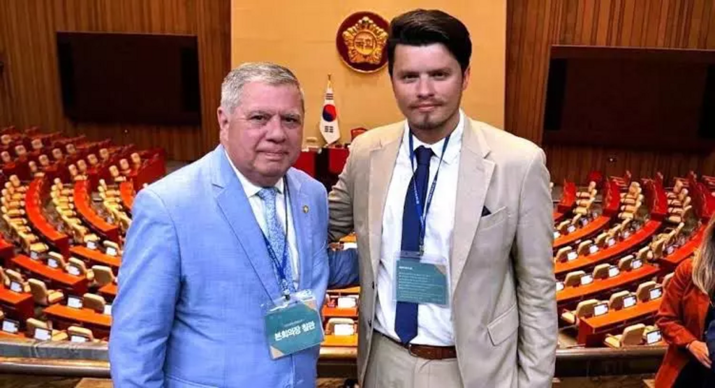Assessor da Alesc gasta quase R$ 50 mil em viagem aos Estados Unidos