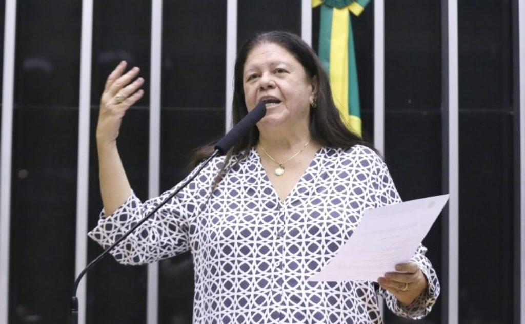 Avança PL que fortalece proteção a mulheres vítimas de agressões
