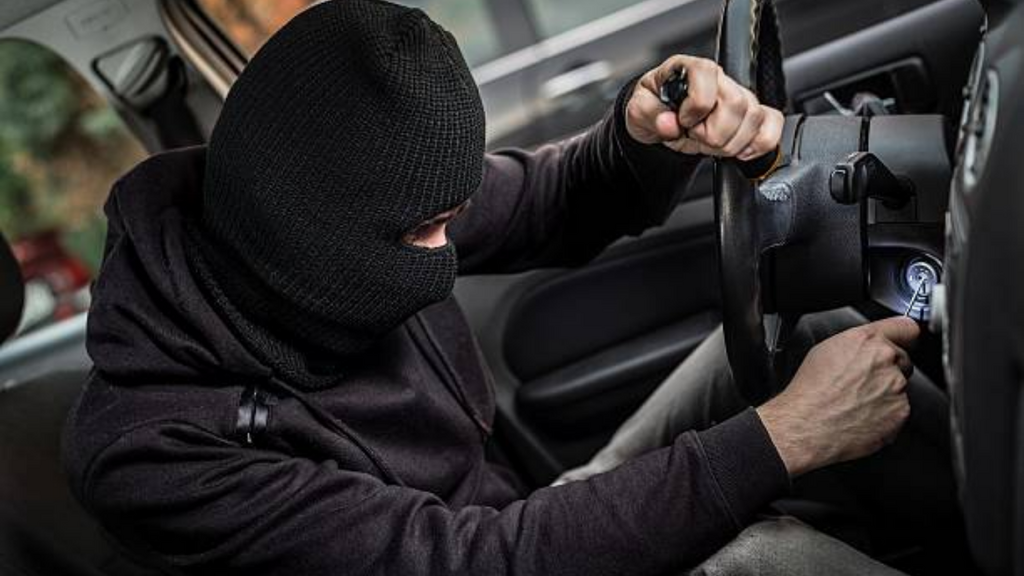 Imagem iStock - Homem é agredido e tem carro roubado após sair de festa na Praia do Rosa