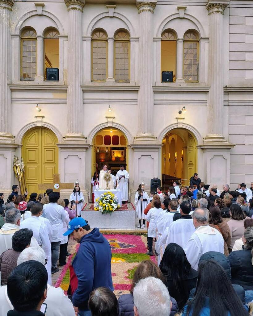 Fé e emoção marcam celebração de Corpus Christi em Bagé