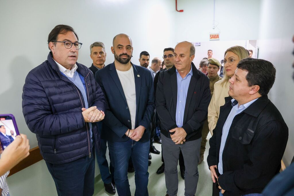 Em Praia Grande, governador em exercício se reúne com prefeito e autoridades locais e presta solidariedade às vítimas do acidente de balão