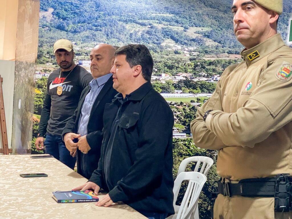 PREFEITURA DE PRAIA GRANDE REALIZA REUNIÃO COM EMPRESÁRIOS E ANUNCIA GRUPO DE TRABALHO PARA INTERLOCUÇÃO COM A ANAC
