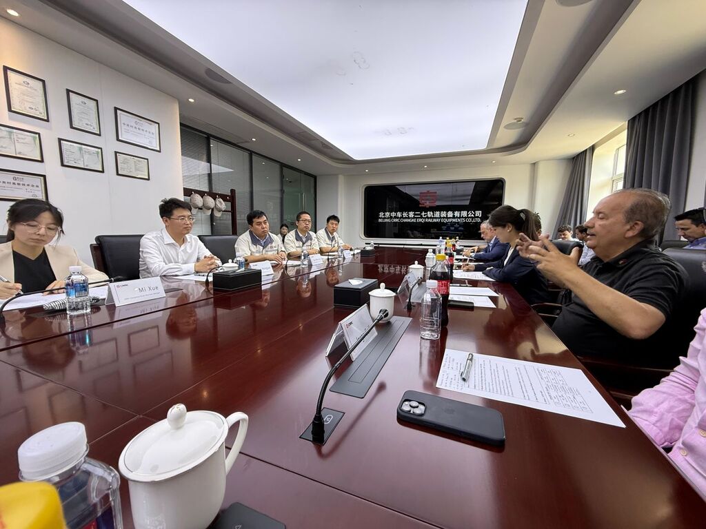Avança agenda ferroviária com visitas a empresas de infraestrutura e fabricantes de vagões na China