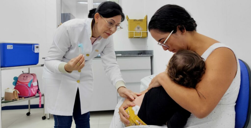 Campanha de vacinação contra sarampo começa em Joinville para bebês com menos de um ano